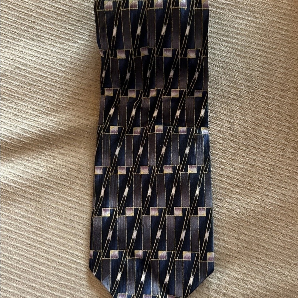 Oscar de la Renta 100% Imported Silk Geometric Patterned Tie EUC!!
